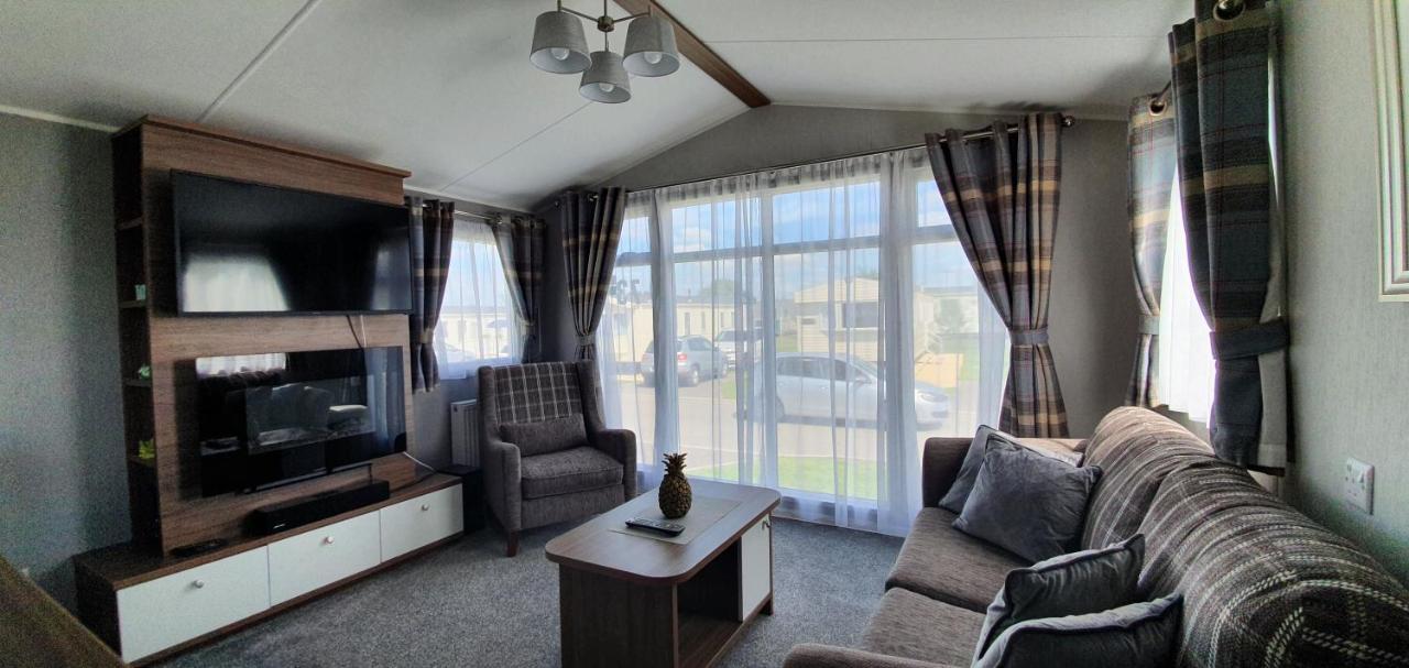 Rj Luxury Caravan Hire With Hot Tub Tattershall Eksteriør billede