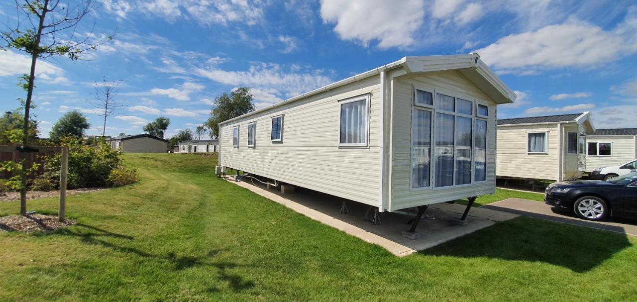 Rj Luxury Caravan Hire With Hot Tub Tattershall Eksteriør billede