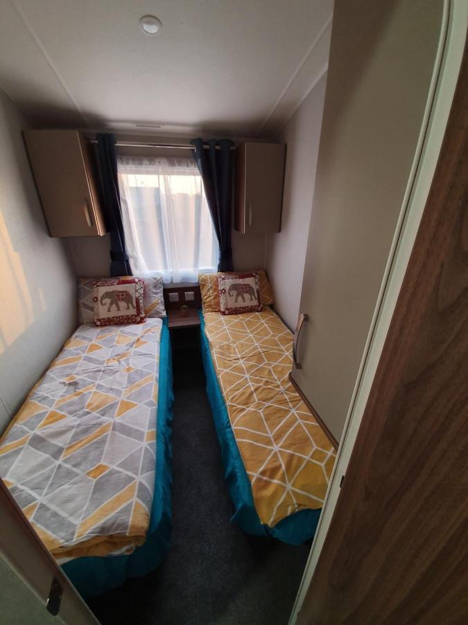 Rj Luxury Caravan Hire With Hot Tub Tattershall Eksteriør billede