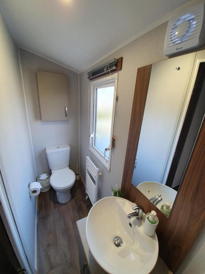 Rj Luxury Caravan Hire With Hot Tub Tattershall Eksteriør billede